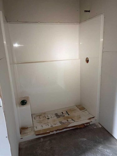 4313 43 Street, Castor, AB - Indoor