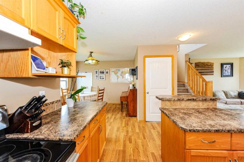 7310 46 Avenue, Camrose, AB - Indoor Photo Showing Kitchen