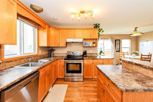 7310 46 Avenue, Camrose, AB - Indoor Photo Showing Kitchen With Double Sink