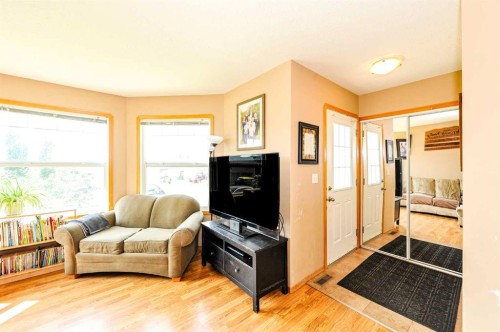 7310 46 Avenue, Camrose, AB - Indoor