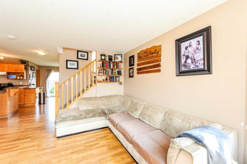 7310 46 Avenue, Camrose, AB - Indoor Photo Showing Living Room