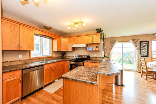 7310 46 Avenue, Camrose, AB - Indoor Photo Showing Kitchen With Double Sink