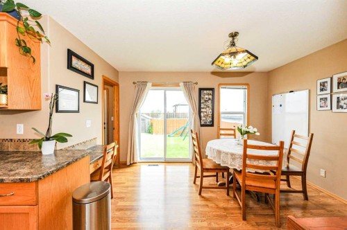 7310 46 Avenue, Camrose, AB - Indoor Photo Showing Dining Room