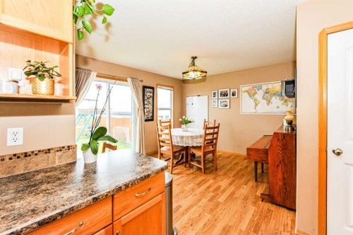 7310 46 Avenue, Camrose, AB - Indoor Photo Showing Dining Room