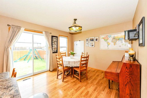 7310 46 Avenue, Camrose, AB - Indoor Photo Showing Dining Room
