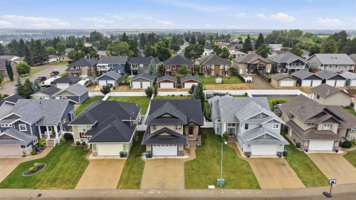 3908 49 Avenue, Ponoka, AB - Outdoor With Facade