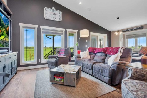 36035 Range Road 262, Rural Red Deer County, AB - Indoor Photo Showing Living Room
