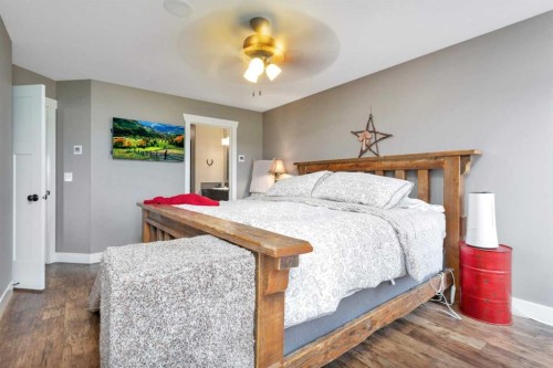 36035 Range Road 262, Rural Red Deer County, AB - Indoor Photo Showing Bedroom