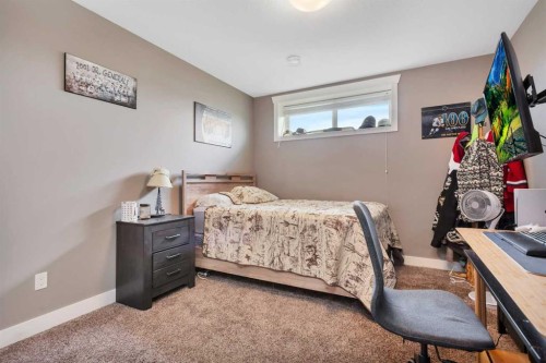36035 Range Road 262, Rural Red Deer County, AB - Indoor Photo Showing Bedroom