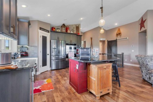 36035 Range Road 262, Rural Red Deer County, AB - Indoor Photo Showing Kitchen