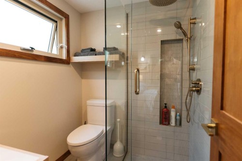 391 Birchcliff Road, Birchcliff, AB - Indoor Photo Showing Bathroom