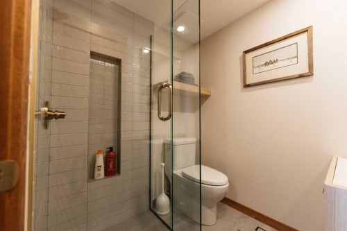 391 Birchcliff Road, Birchcliff, AB - Indoor Photo Showing Bathroom