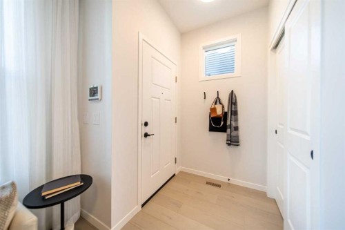 524 Tekarra Drive Nw, Calgary, AB - Indoor Photo Showing Other Room