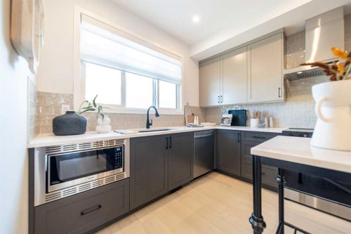524 Tekarra Drive Nw, Calgary, AB - Indoor Photo Showing Kitchen