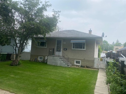 5211 49 Street  Camrose, AB T4V 1N8