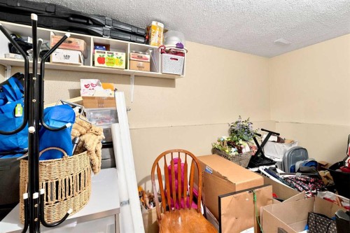 149 Mcdougall Crescent, Red Deer, AB - Indoor Photo Showing Other Room