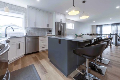 19 Royal Crescent, Lacombe, AB - Indoor Photo Showing Kitchen With Upgraded Kitchen