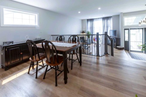 19 Royal Crescent, Lacombe, AB - Indoor Photo Showing Dining Room
