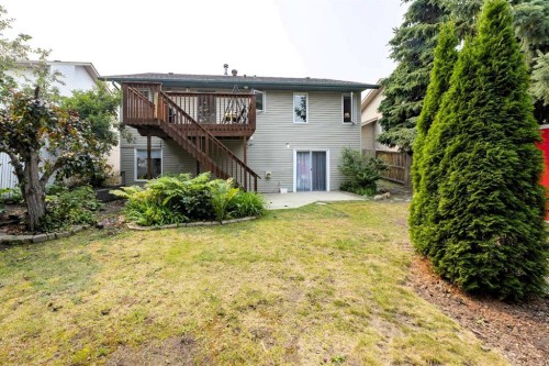 19 Royal Crescent, Lacombe, AB - Outdoor