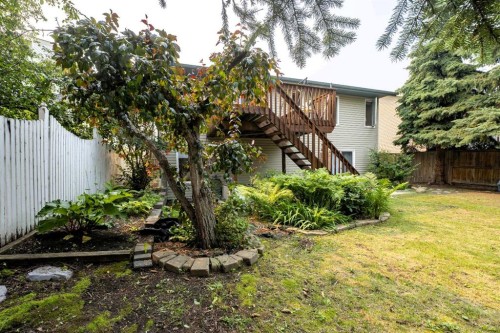 19 Royal Crescent, Lacombe, AB - Outdoor