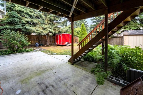 19 Royal Crescent, Lacombe, AB - Outdoor