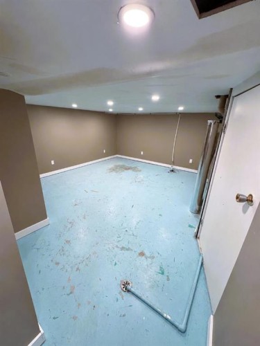 19 Royal Crescent, Lacombe, AB - Indoor Photo Showing Other Room