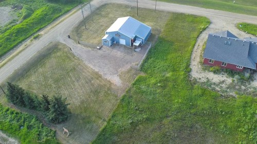 5213 49A Avenue, Bentley, AB 