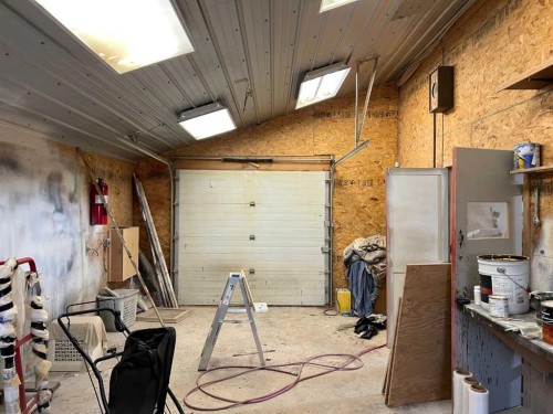 5213 49A Avenue, Bentley, AB 