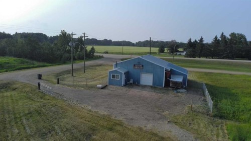 5213 49A Avenue, Bentley, AB 