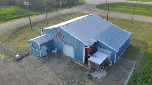 5213 49A Avenue, Bentley, AB 