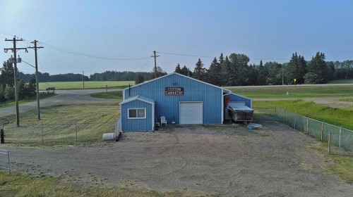 5213 49A Avenue, Bentley, AB 