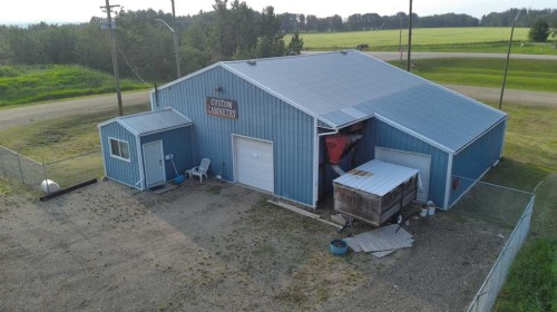 5213 49A Avenue, Bentley, AB 