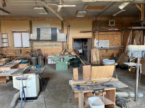 5213 49A Avenue, Bentley, AB 