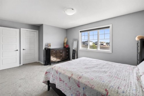 318 Teasdale Drive, Red Deer, AB - Indoor Photo Showing Bedroom