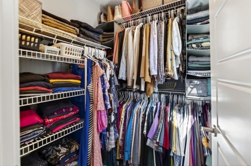 318 Teasdale Drive, Red Deer, AB - Indoor With Storage
