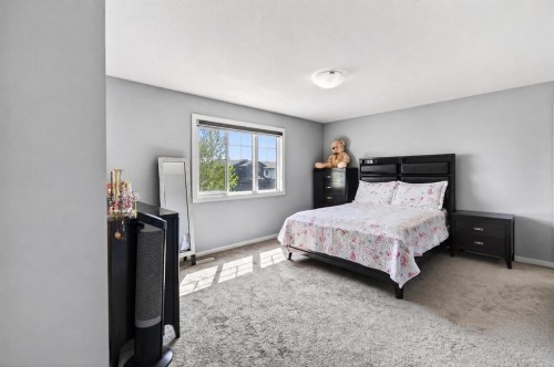 318 Teasdale Drive, Red Deer, AB - Indoor Photo Showing Bedroom