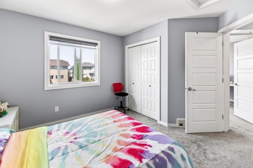 318 Teasdale Drive, Red Deer, AB - Indoor Photo Showing Bedroom