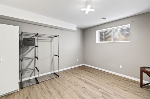 318 Teasdale Drive, Red Deer, AB - Indoor Photo Showing Other Room