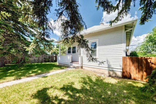 212 5 Avenue, Strathmore, AB - Outdoor