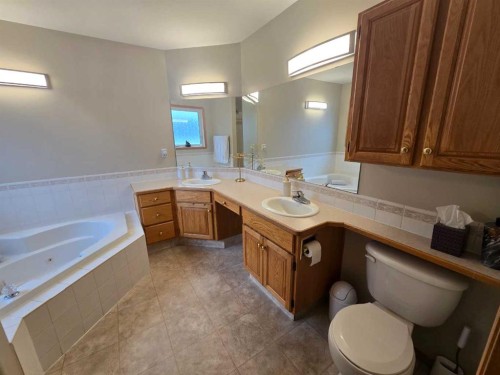 12 Archibald Crescent, Red Deer, AB - Indoor Photo Showing Bathroom