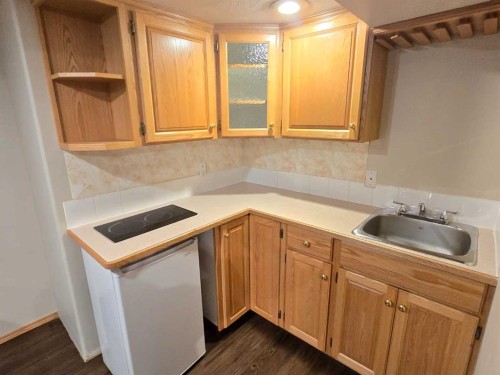 12 Archibald Crescent, Red Deer, AB - Indoor Photo Showing Kitchen