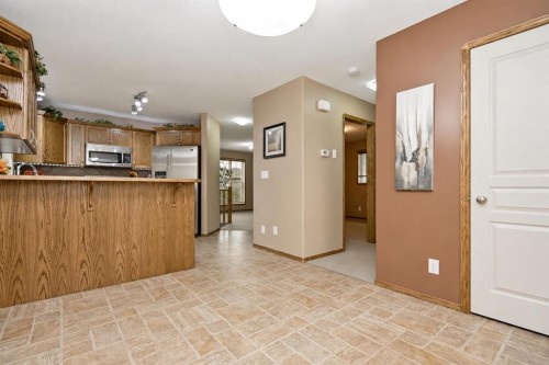 15 Reynolds Road, Sylvan Lake, AB - Indoor Photo Showing Kitchen