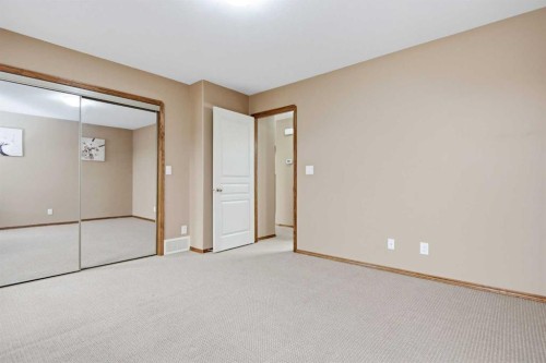 15 Reynolds Road, Sylvan Lake, AB - Indoor Photo Showing Other Room