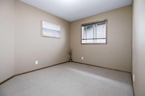 15 Reynolds Road, Sylvan Lake, AB - Indoor Photo Showing Other Room