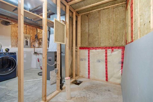 15 Reynolds Road, Sylvan Lake, AB - Indoor Photo Showing Laundry Room