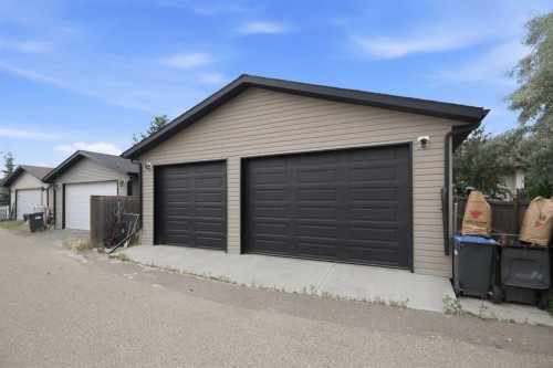 15 Reynolds Road, Sylvan Lake, AB - Outdoor With Exterior