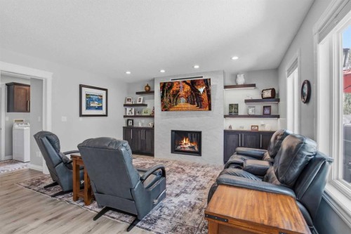 5933 45 Street Crescent, Innisfail, AB - Indoor With Fireplace
