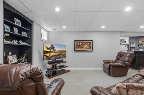 5933 45 Street Crescent, Innisfail, AB - Indoor Photo Showing Basement