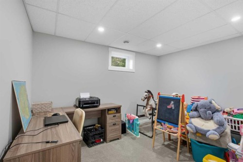 5933 45 Street Crescent, Innisfail, AB - Indoor