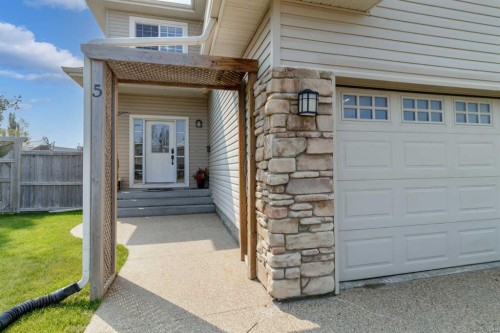 5 Lambertson Place, Sylvan Lake, AB - Outdoor